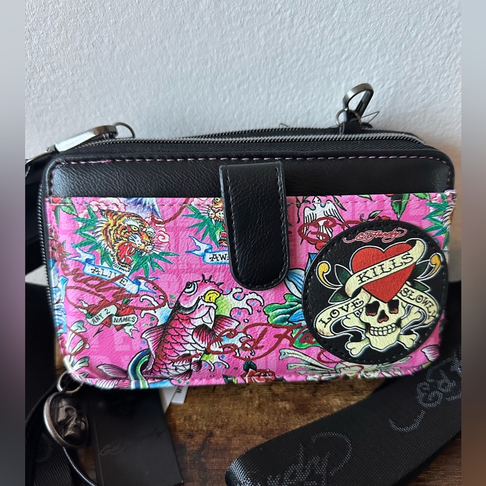 Ed Hardy Pink and Black Graphic Women's Wallet Wristlet Crossbody Bag NWT - Picture 3 of 10